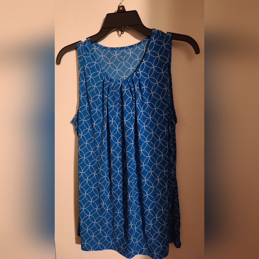 Worthington Blue Circular Print Sleeveless Top